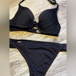VICTORIA’S Secret 2 piece bikini 32B/XS